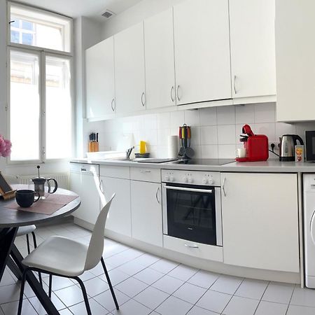 Central Mariahilfer Apartment 5 Min To The Schoenbrunn Palace And City Shopping Center Wien Exteriör bild