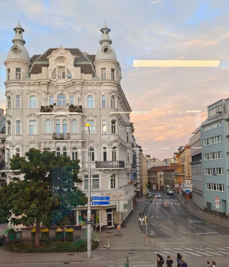 Central Mariahilfer Apartment 5 Min To The Schoenbrunn Palace And City Shopping Center Wien Exteriör bild