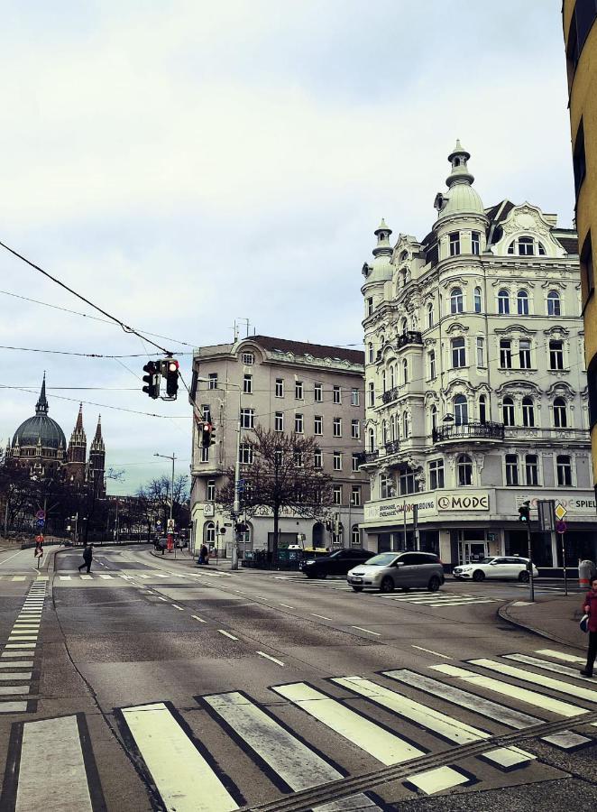 Central Mariahilfer Apartment 5 Min To The Schoenbrunn Palace And City Shopping Center Wien Exteriör bild