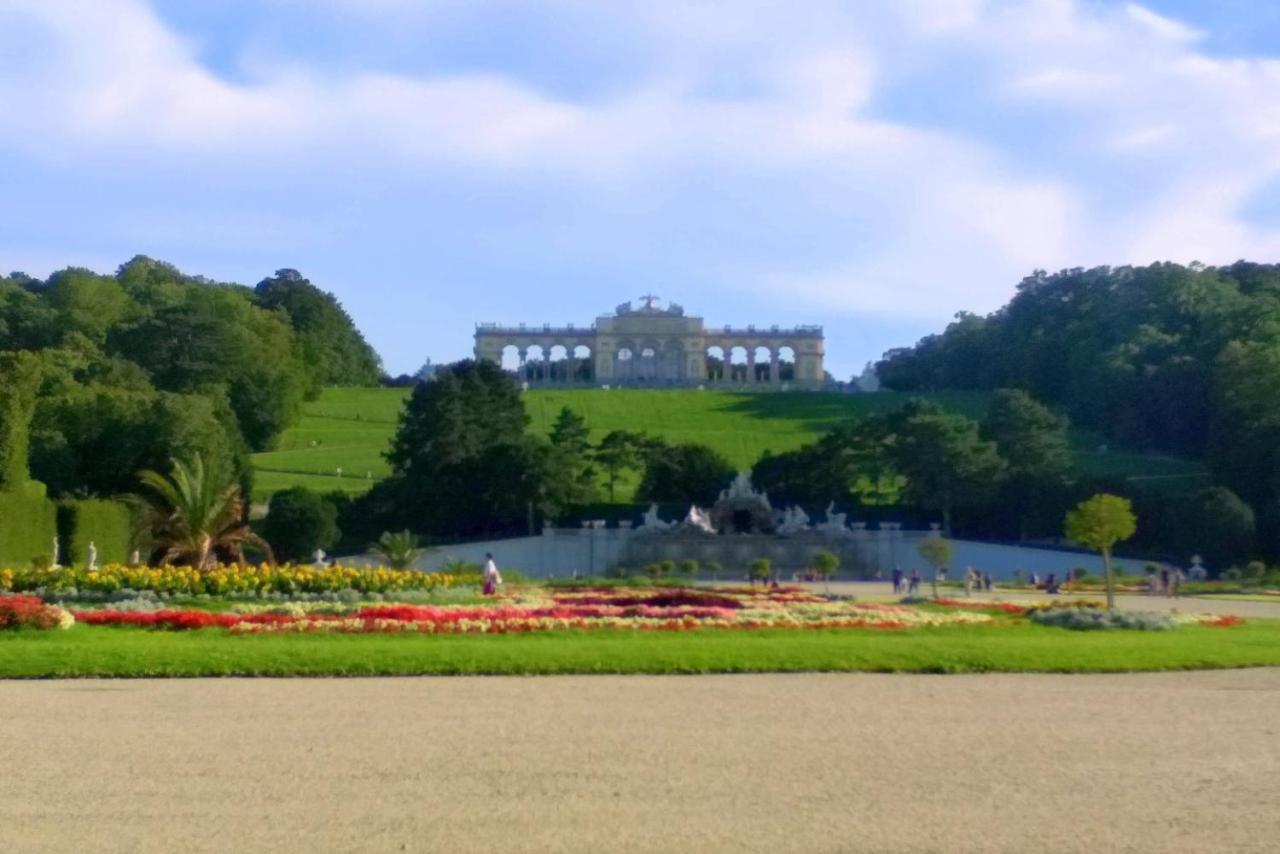 Central Mariahilfer Apartment 5 Min To The Schoenbrunn Palace And City Shopping Center Wien Exteriör bild
